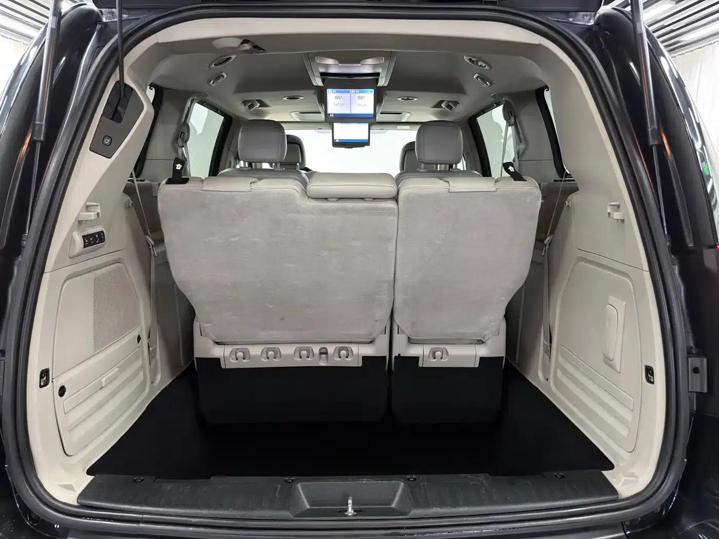 2013 Imported Grand Voyager 3.6L Luxury Edition — миниатюра 25