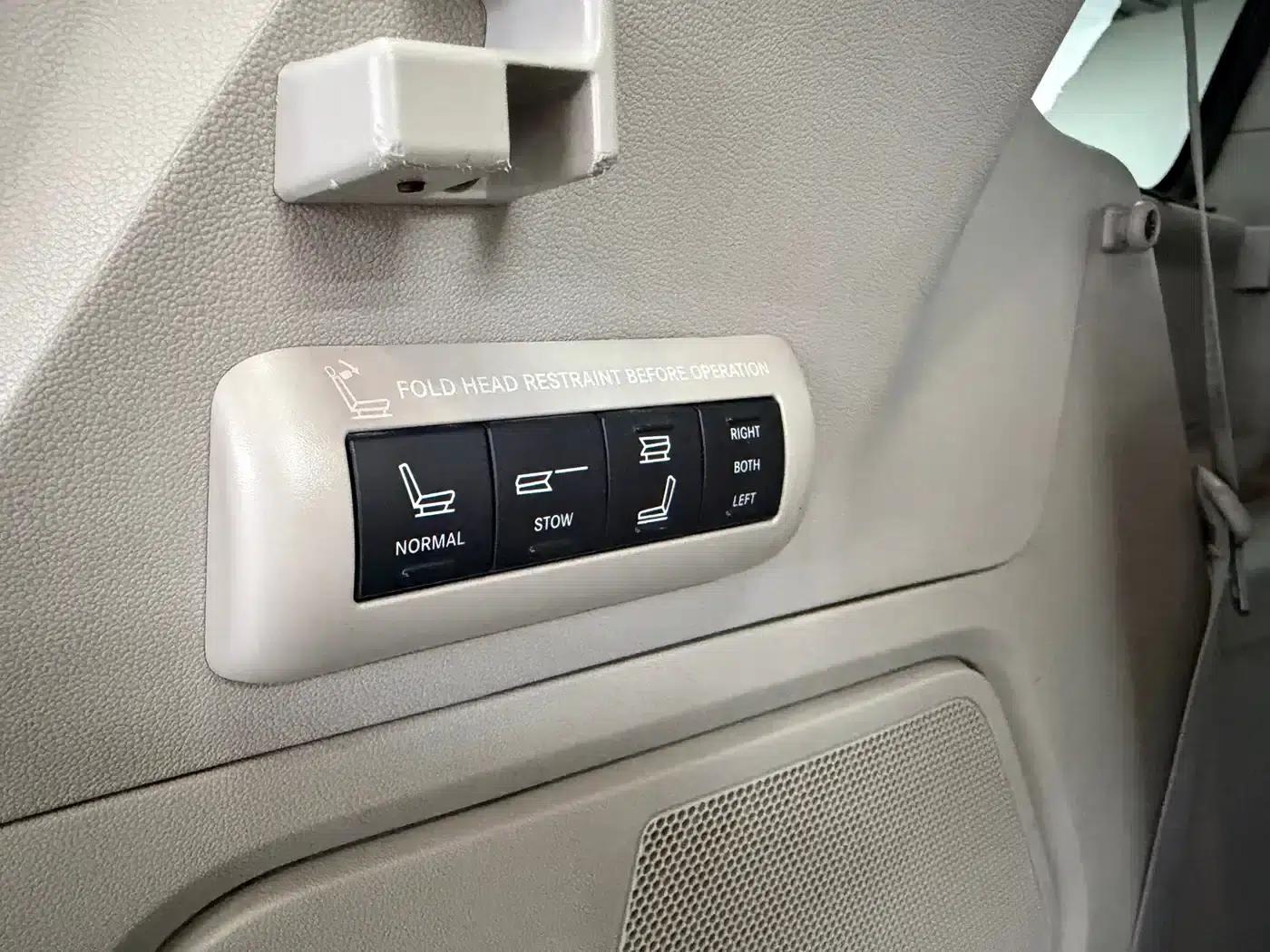 2013 Imported Grand Voyager 3.6L Luxury Edition — миниатюра 26
