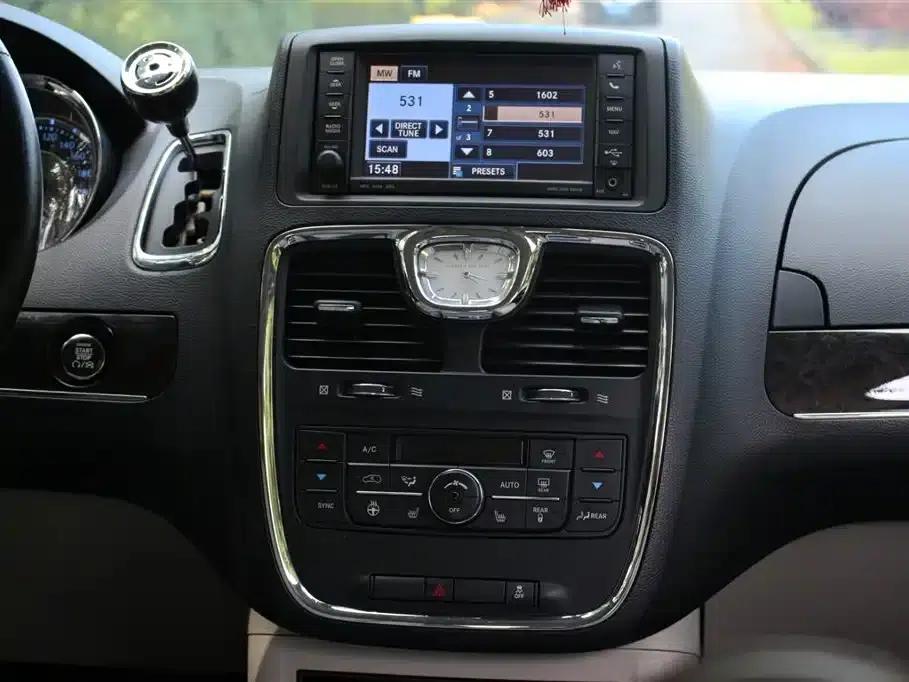 2014 Imported Grand Voyager 3.6L Comfort Edition — миниатюра 13