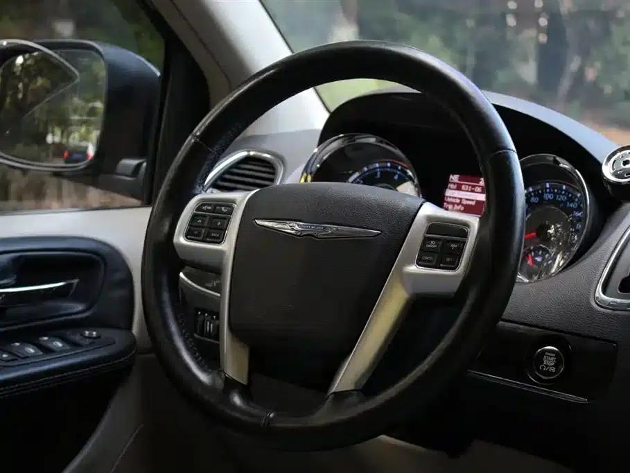 2014 Imported Grand Voyager 3.6L Comfort Edition — миниатюра 14
