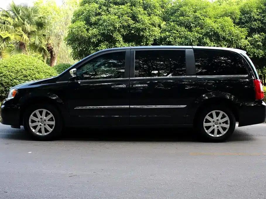 2014 Imported Grand Voyager 3.6L Comfort Edition — миниатюра 4