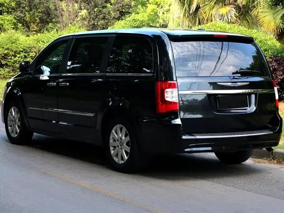 2014 Imported Grand Voyager 3.6L Comfort Edition — миниатюра 5