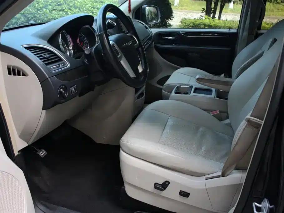 2014 Imported Grand Voyager 3.6L Comfort Edition — миниатюра 8