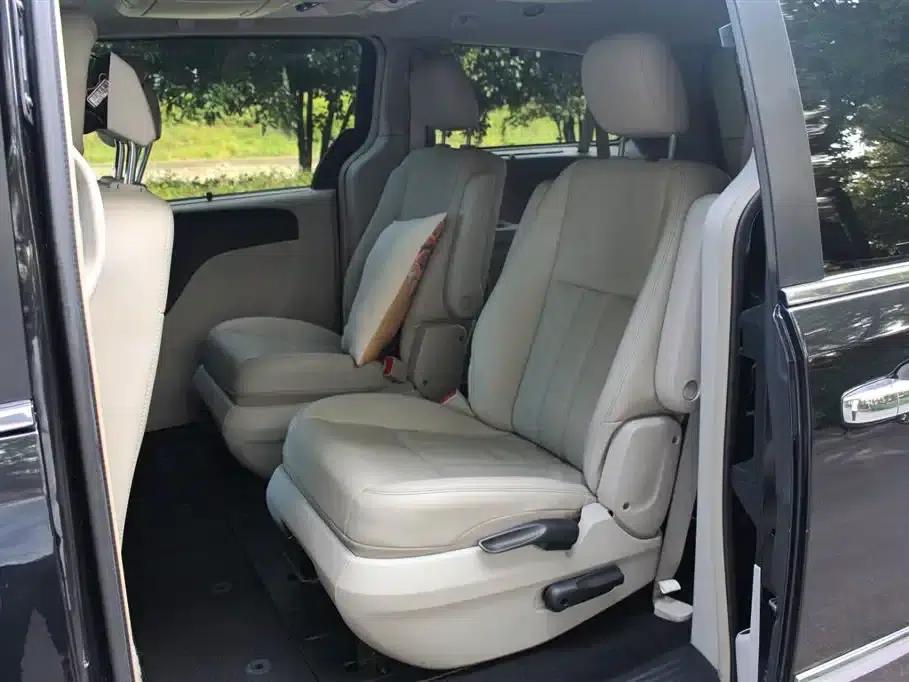 2014 Imported Grand Voyager 3.6L Comfort Edition — миниатюра 9