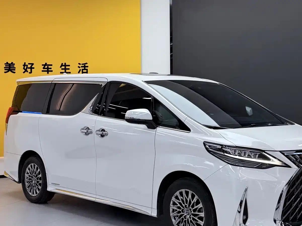 Lexus LM 2020 300h Four-Seat Executive Edition — миниатюра 3