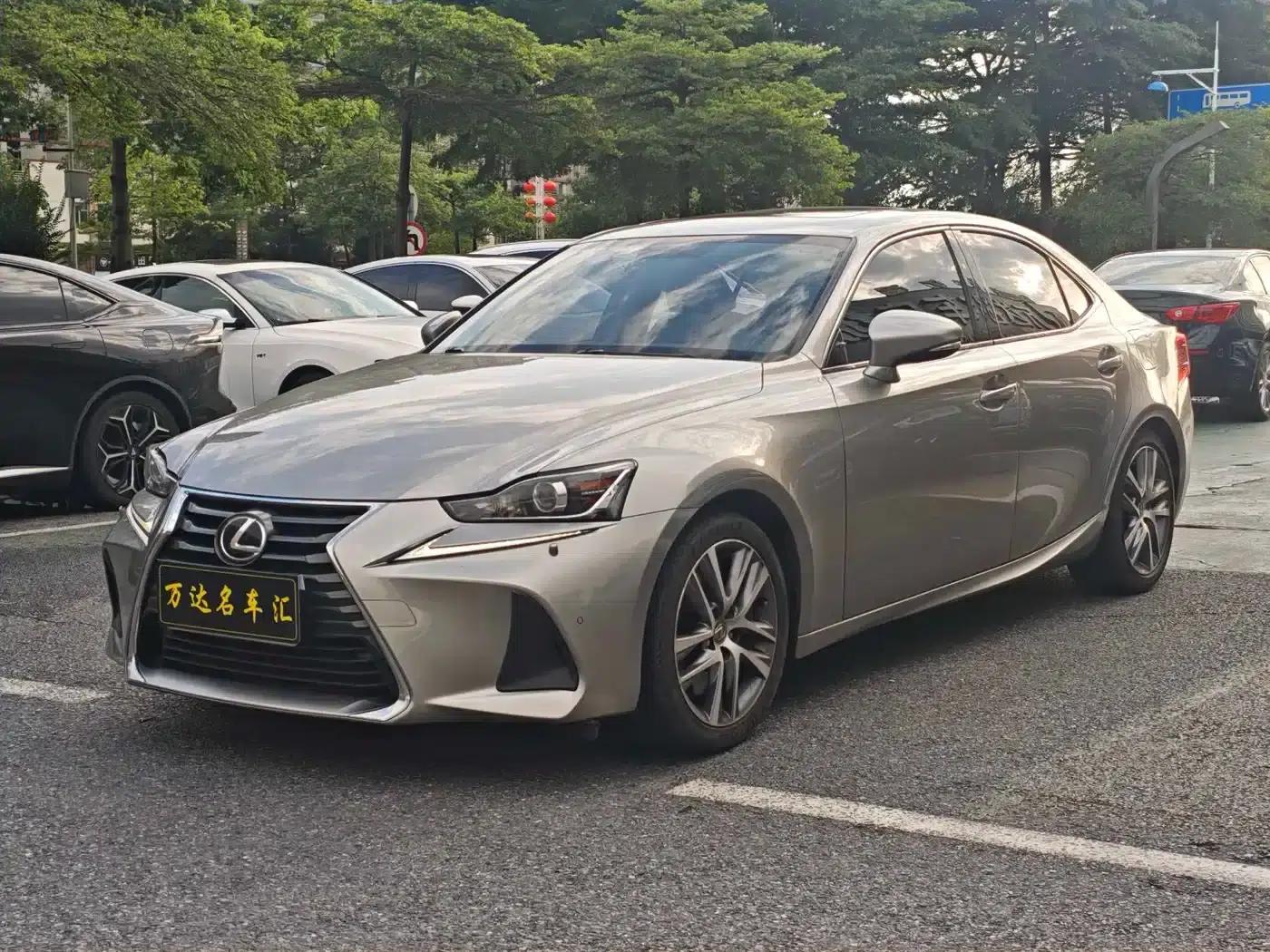 Lexus IS 2017 300 Leading Edition — миниатюра 1
