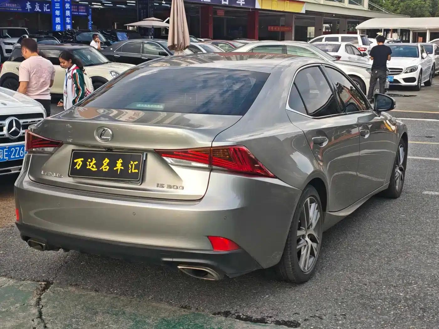 Lexus IS 2017 300 Leading Edition — миниатюра 4