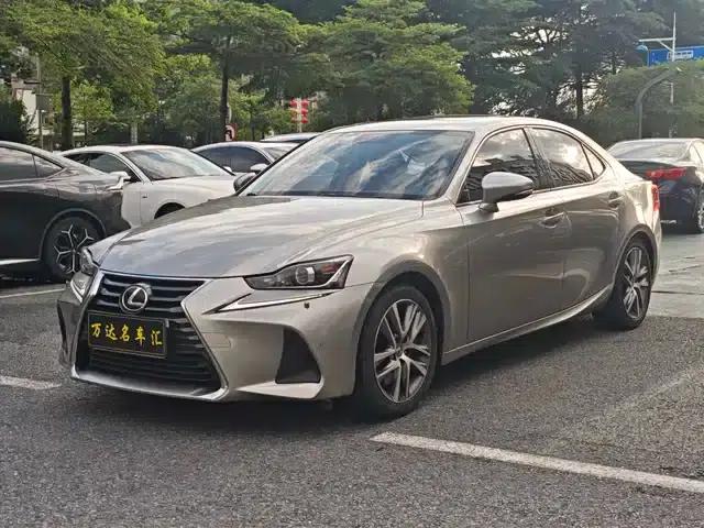 Lexus IS 2017 300 Leading Edition
