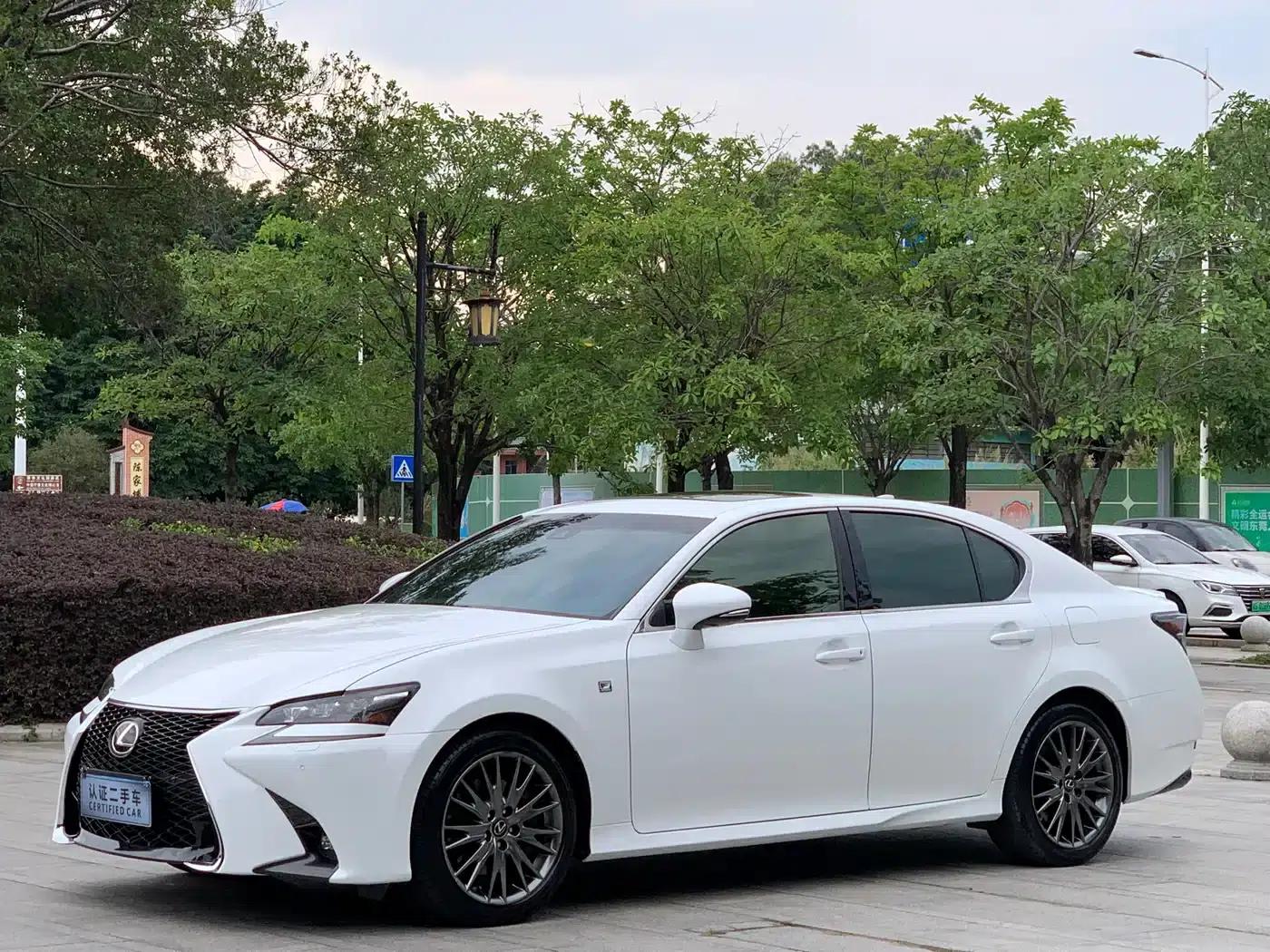 2017 Lexus GS 300 F SPORT — миниатюра 1