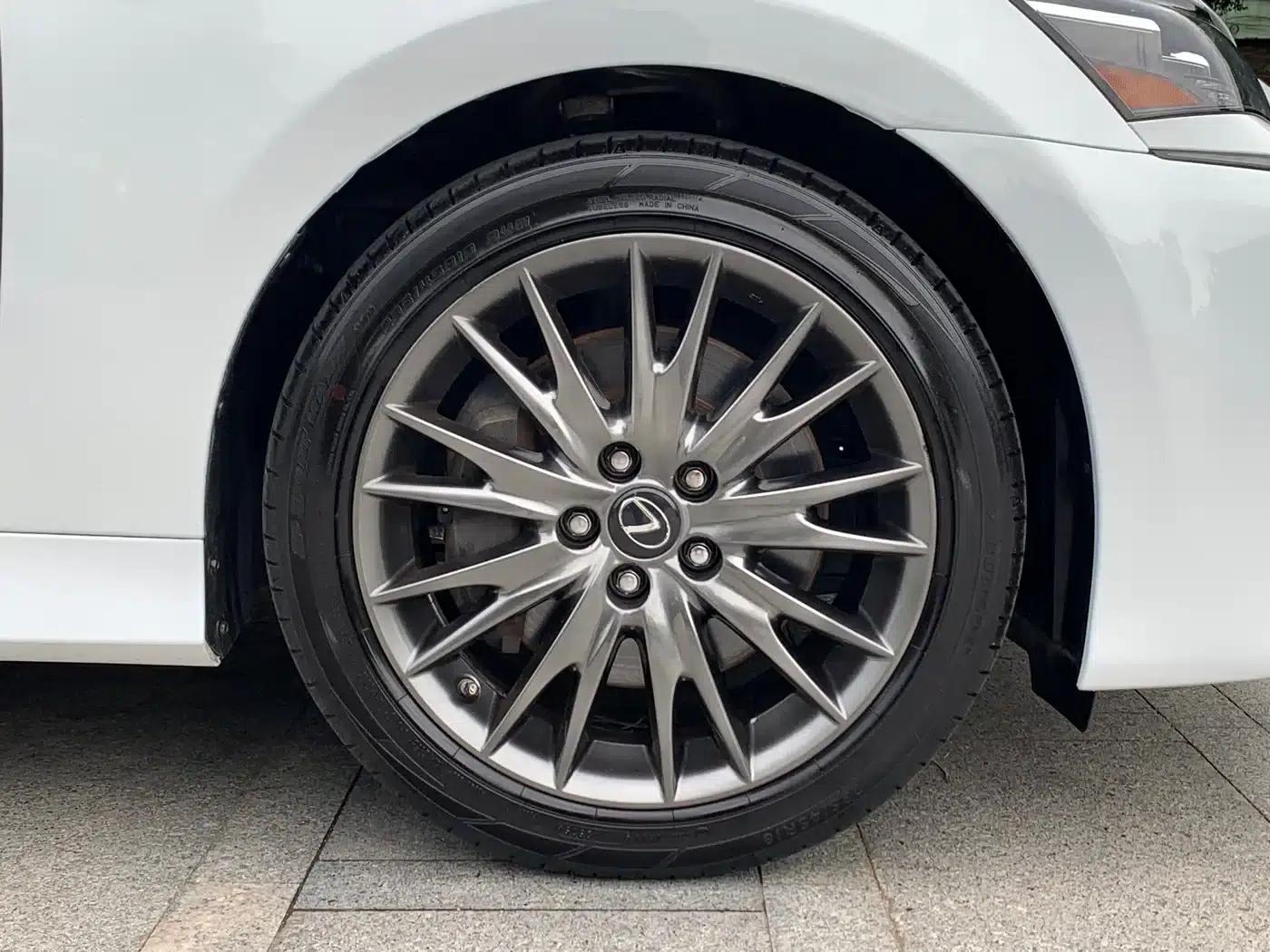 2017 Lexus GS 300 F SPORT — миниатюра 12