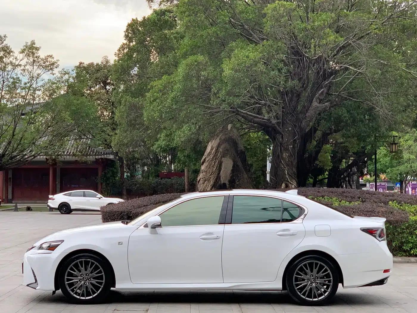 2017 Lexus GS 300 F SPORT — миниатюра 13