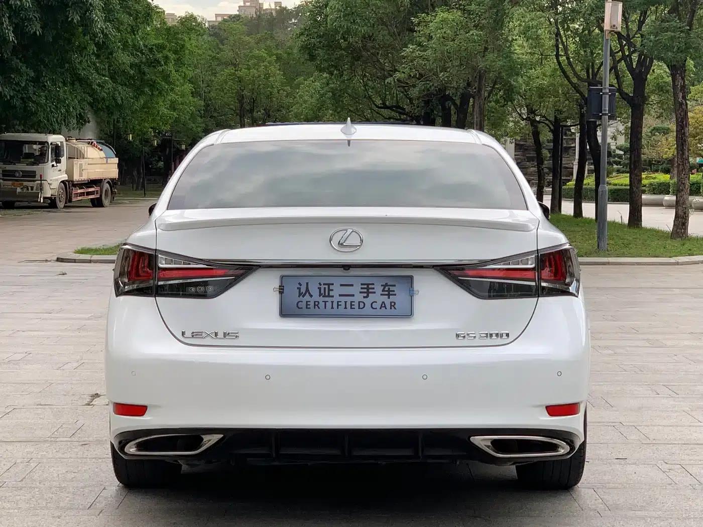 2017 Lexus GS 300 F SPORT — миниатюра 15