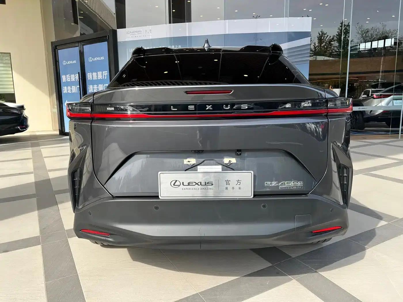 Lexus RZ 2023 450e AWD Luxury Edition — миниатюра 3
