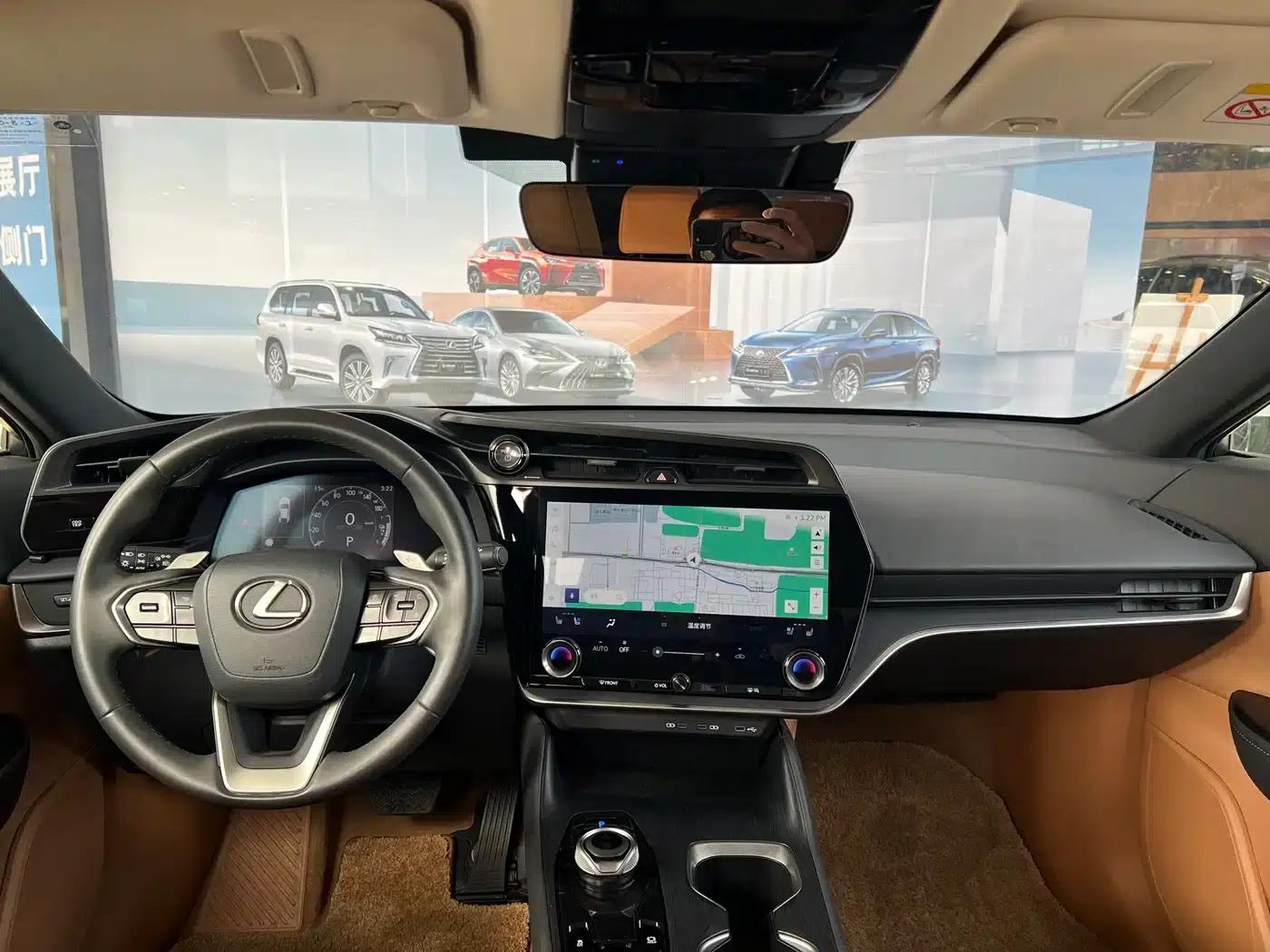 Lexus RZ 2023 450e AWD Luxury Edition — миниатюра 8