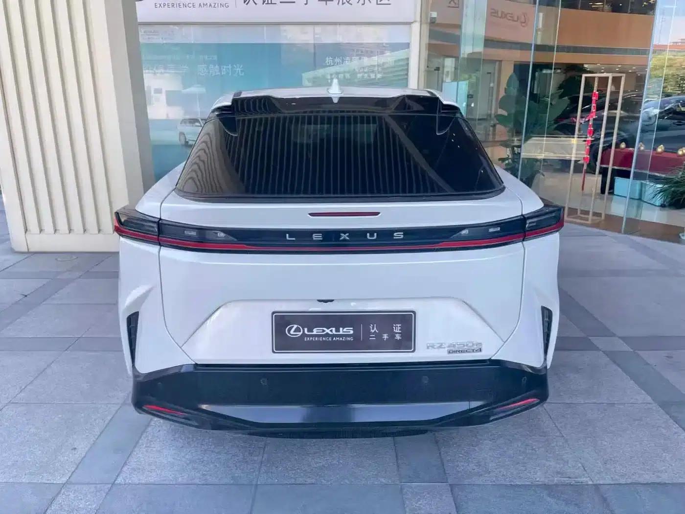 Lexus RZ 2023 450e AWD Premium Edition — миниатюра 3
