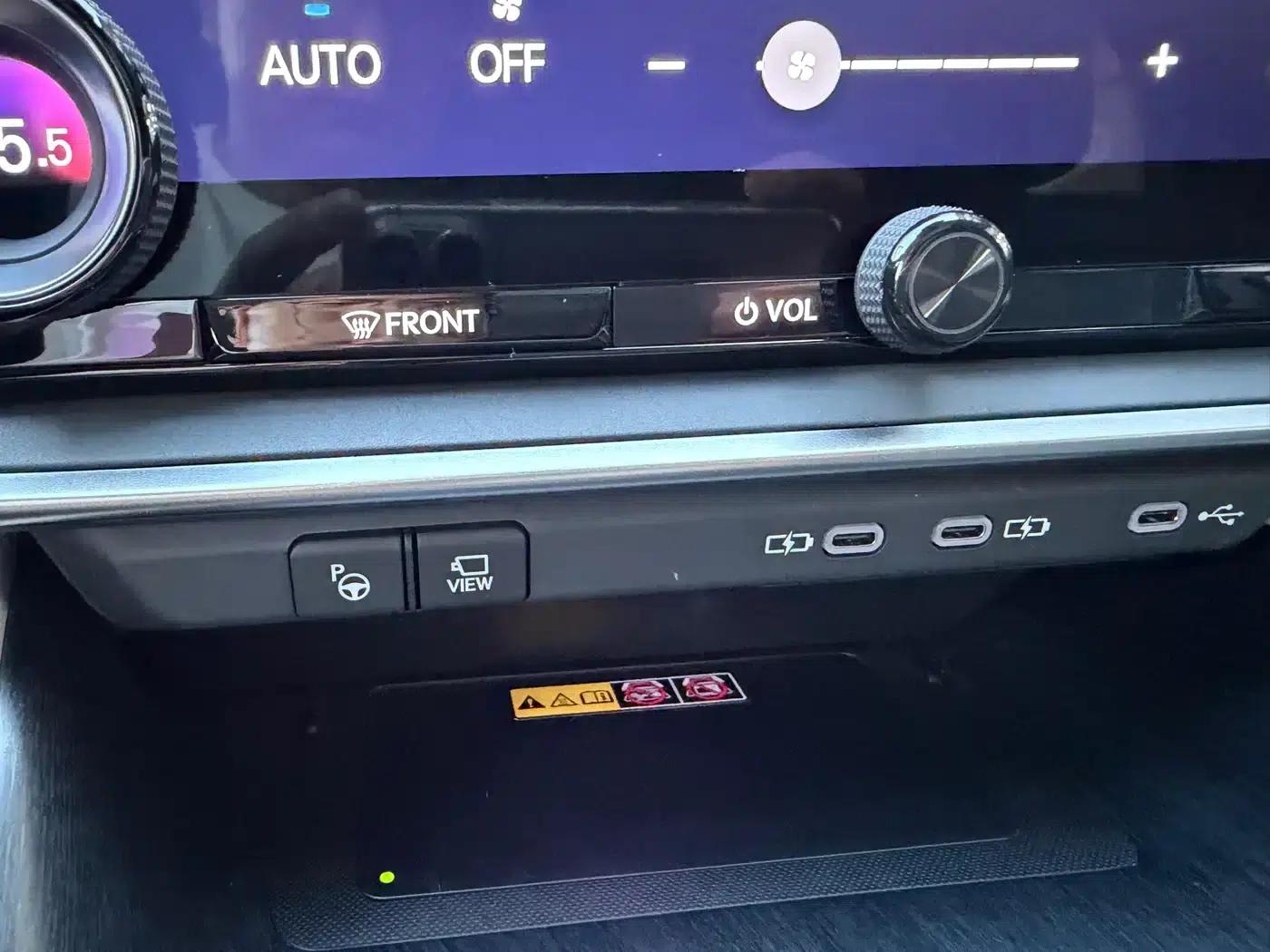 Lexus RZ 2023 450e AWD Premium Edition — миниатюра 15