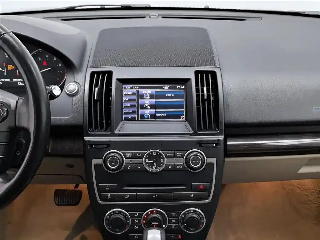 Freelander 2 2013 2.0T Si4 SE Petrol Version — миниатюра 12