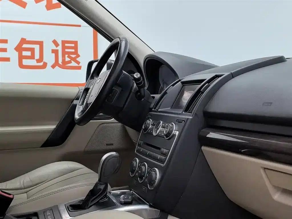Freelander 2 2013 2.0T Si4 SE Petrol Version — миниатюра 22