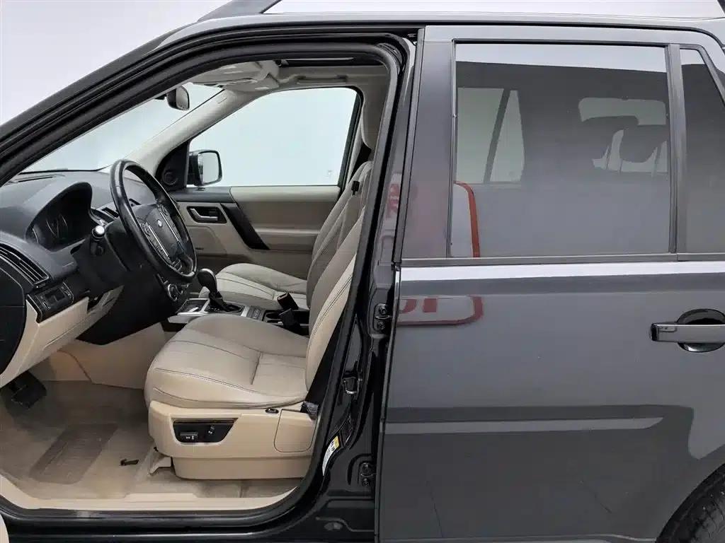 Freelander 2 2013 2.0T Si4 SE Petrol Version — миниатюра 10