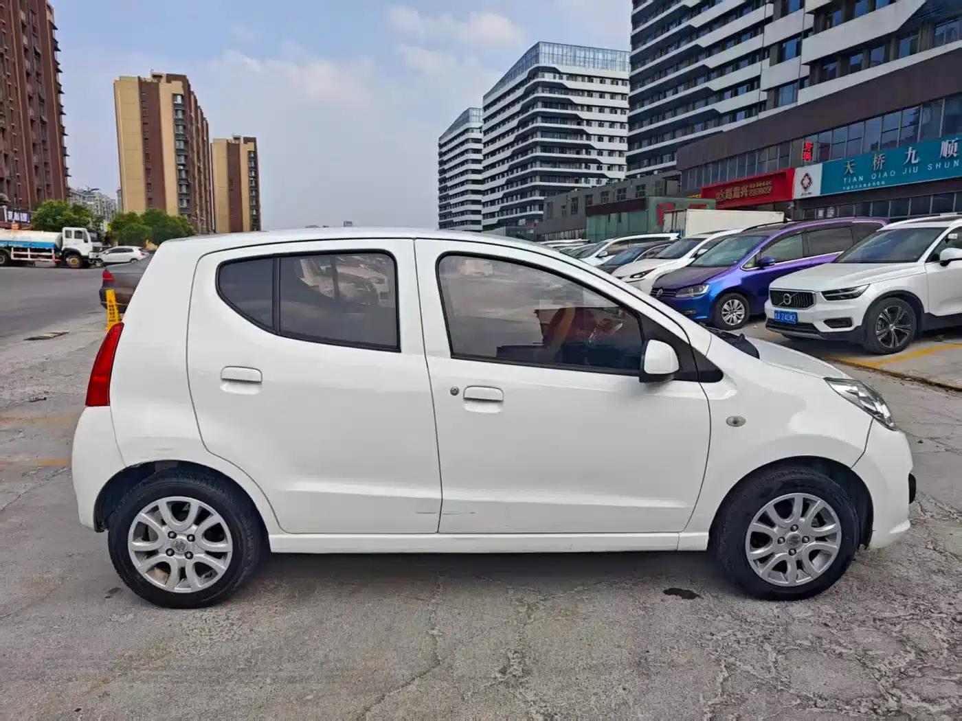 Alto 2016 1.0L Automatic Luxury Dynamic Edition — миниатюра 6