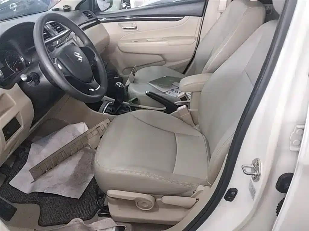 Ciaz 2015 1.6L Manual Comfort Edition — миниатюра 15