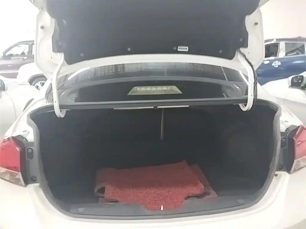 Ciaz 2015 1.6L Manual Comfort Edition — миниатюра 19