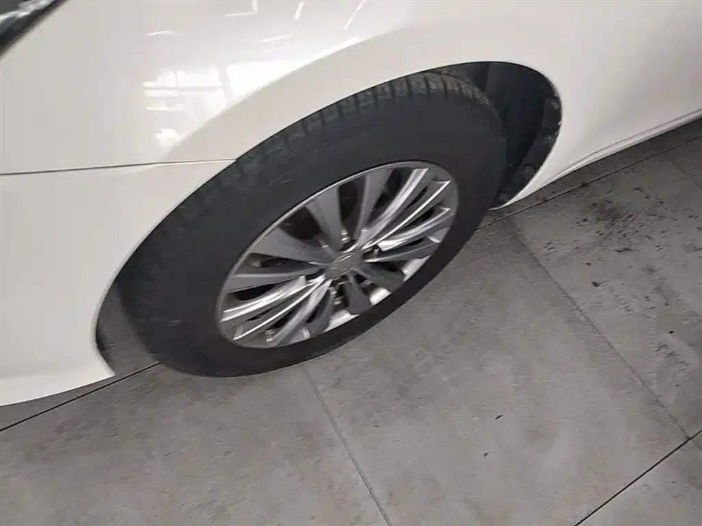 Ciaz 2015 1.6L Manual Comfort Edition — миниатюра 23
