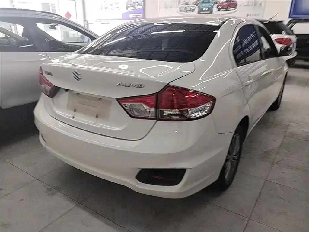 Ciaz 2015 1.6L Manual Comfort Edition — миниатюра 7