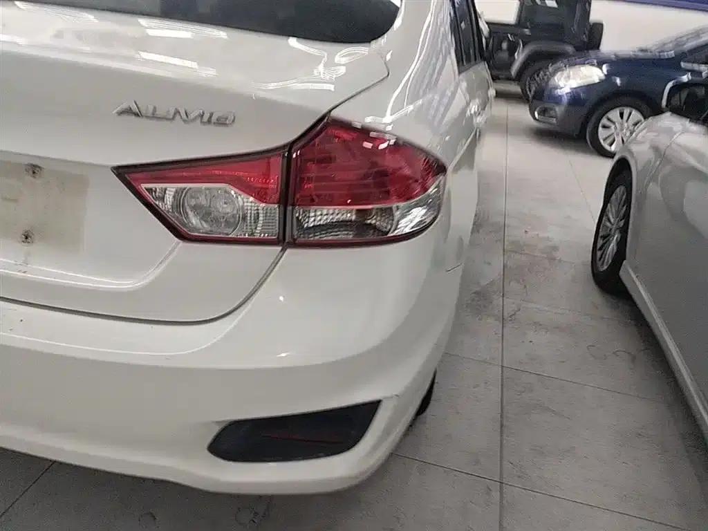 Ciaz 2015 1.6L Manual Comfort Edition — миниатюра 8