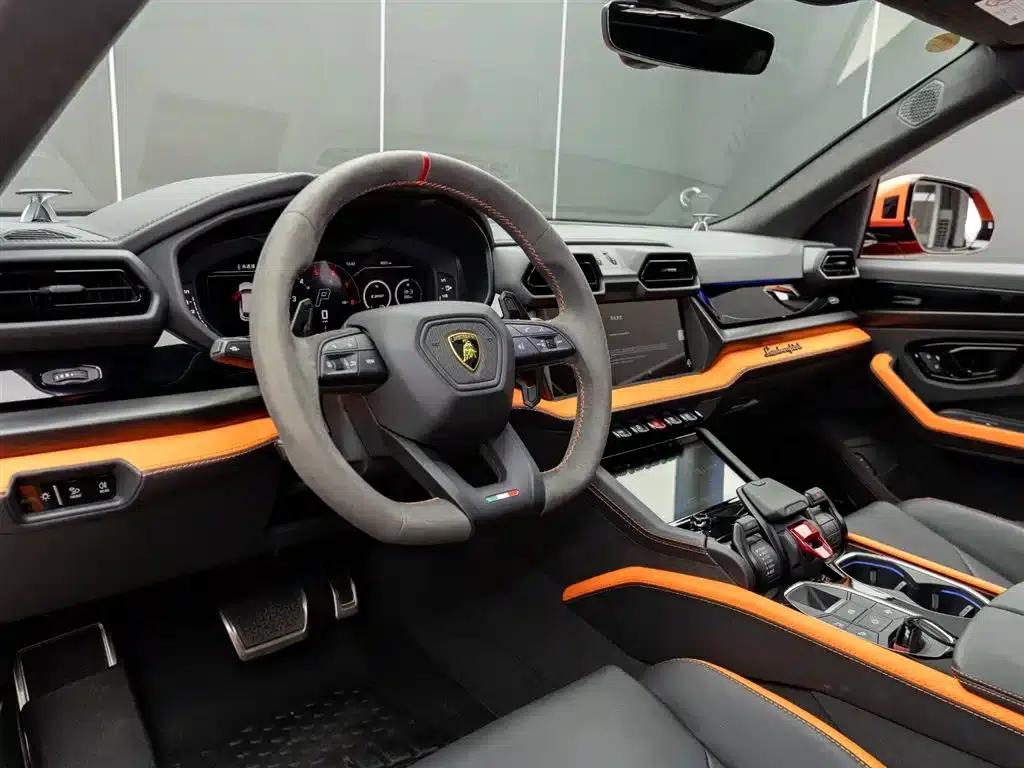 2025 Urus SE 4.0T Standard Edition — миниатюра 11