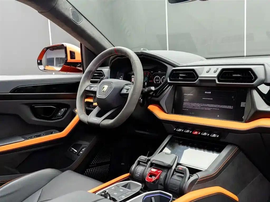 2025 Urus SE 4.0T Standard Edition — миниатюра 19