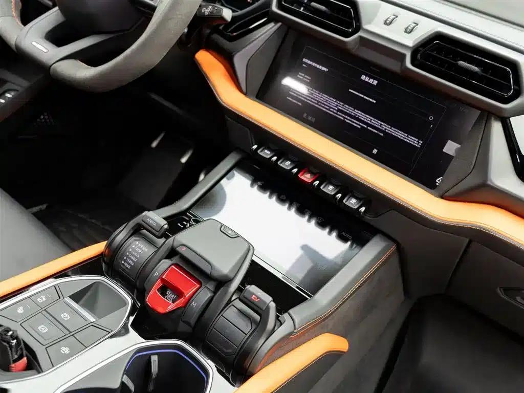 2025 Urus SE 4.0T Standard Edition — миниатюра 21
