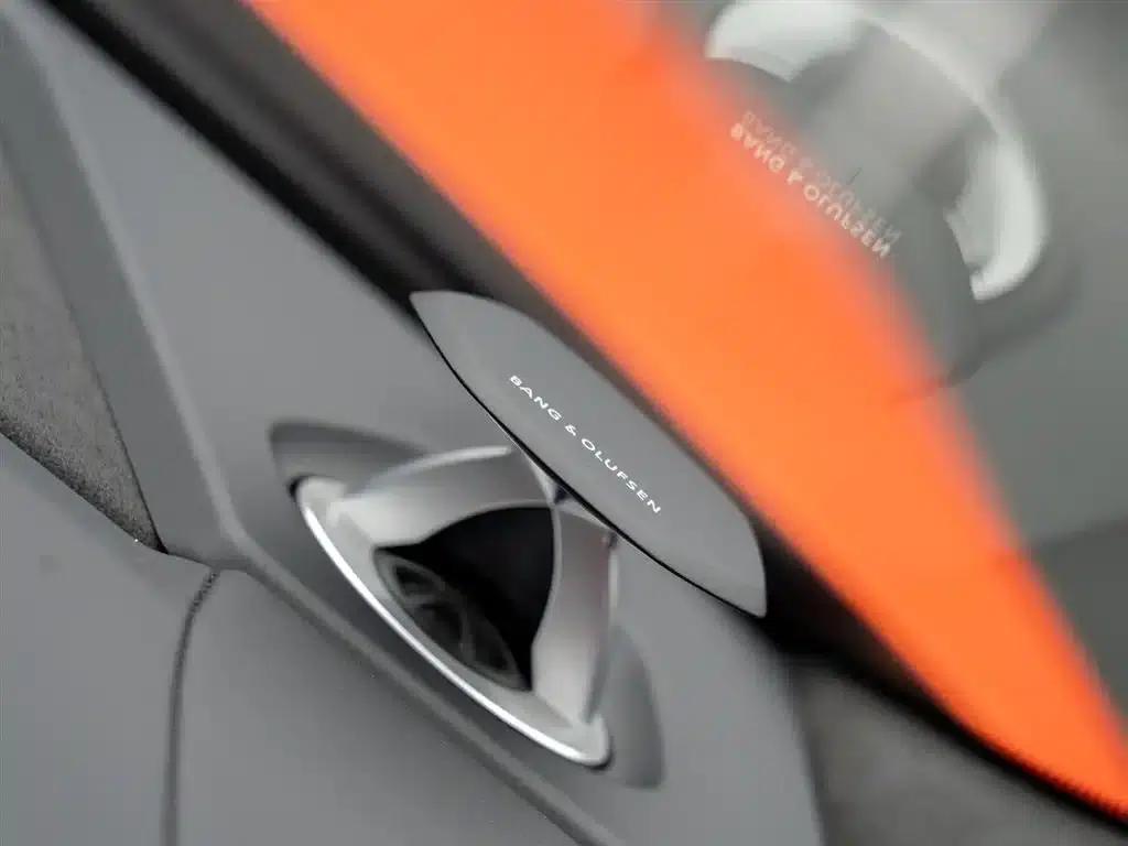 2025 Urus SE 4.0T Standard Edition — миниатюра 24