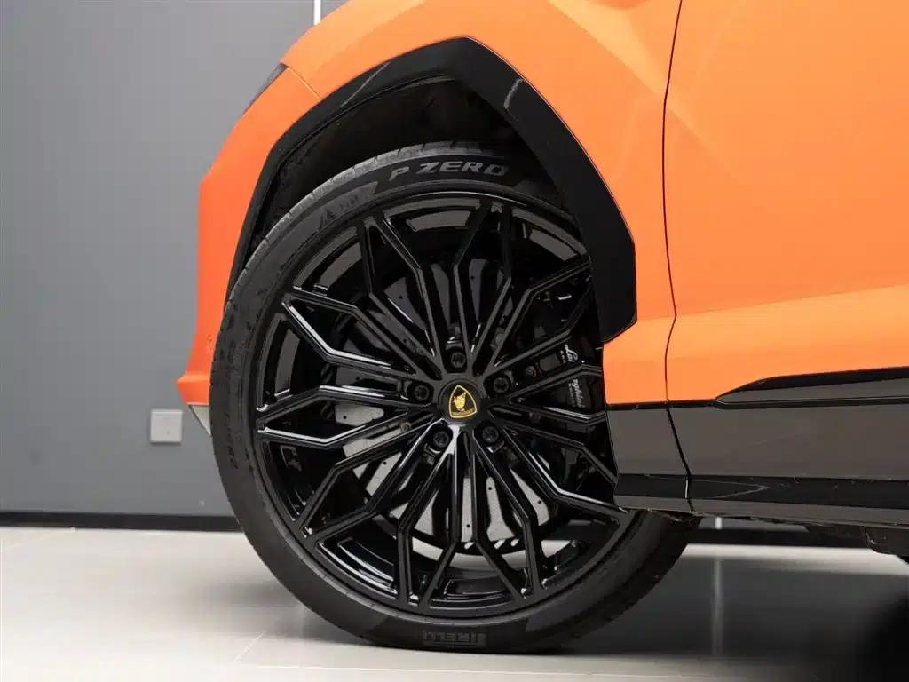 2025 Urus SE 4.0T Standard Edition — миниатюра 6