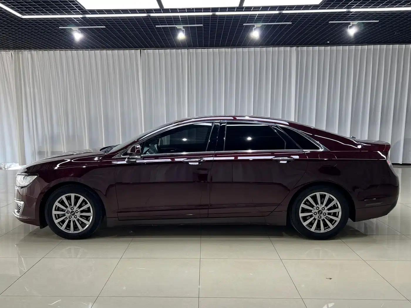 Lincoln MKZ 2019 2.0T Premium Edition (National V Emission Standard) — миниатюра 3