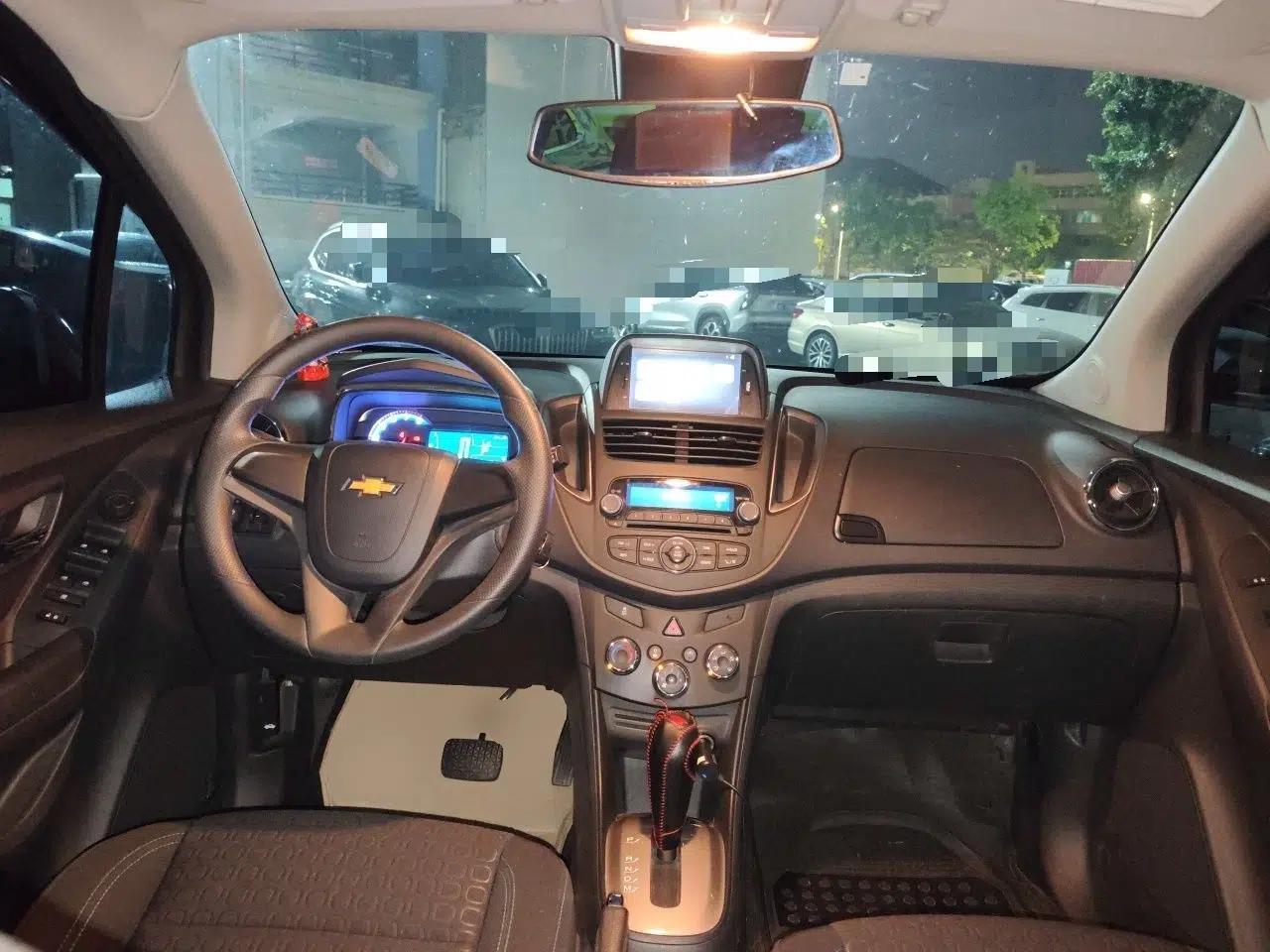 Chevrolet Trax 2016 1.4T Automatic Two-Wheel Drive Comfort Version with Sunroof — миниатюра 10
