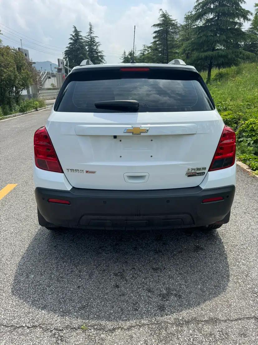 Chevrolet Trax 2016 1.4T Automatic Two-Wheel Drive Comfort Version with Sunroof — миниатюра 6