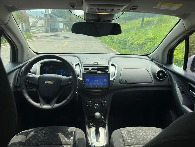 Chevrolet Trax 2016 1.4T Automatic Two-Wheel Drive Comfort Version with Sunroof — миниатюра 7
