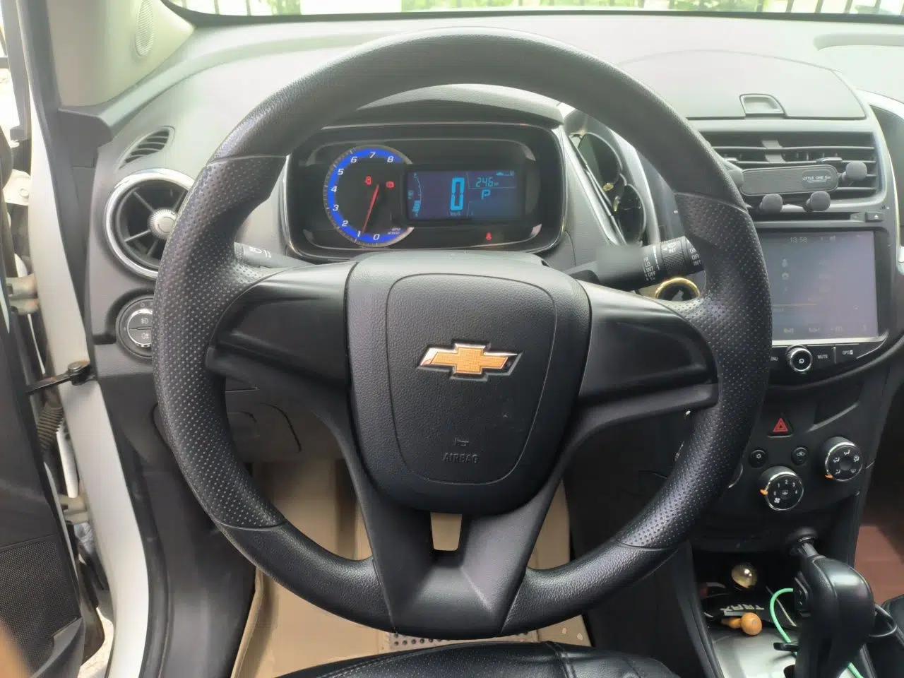 Chevrolet Trax 2016 1.4T Automatic Two-Wheel Drive Comfort Version with Sunroof — миниатюра 11