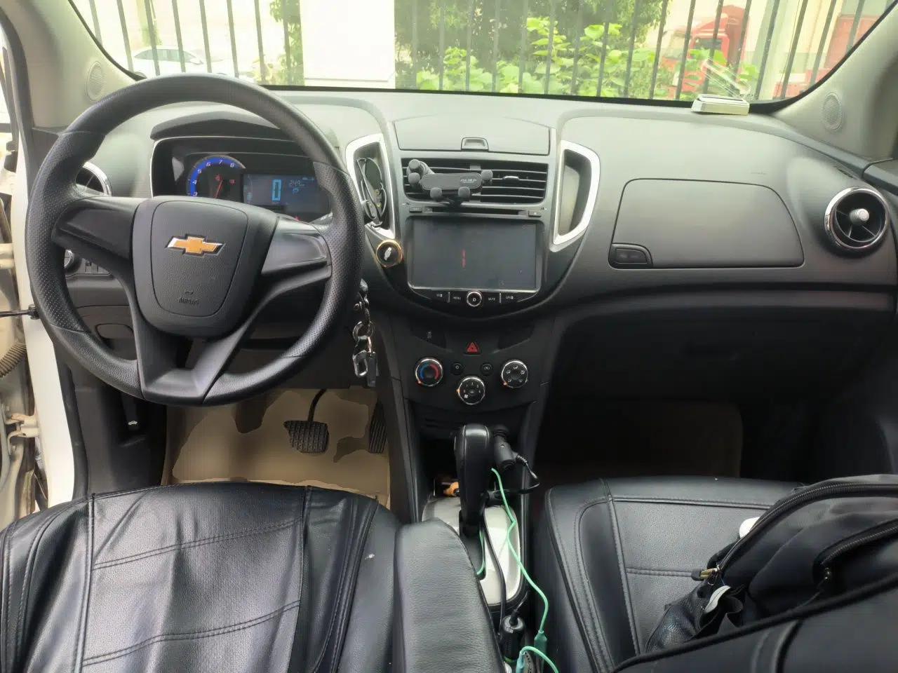 Chevrolet Trax 2016 1.4T Automatic Two-Wheel Drive Comfort Version with Sunroof — миниатюра 10