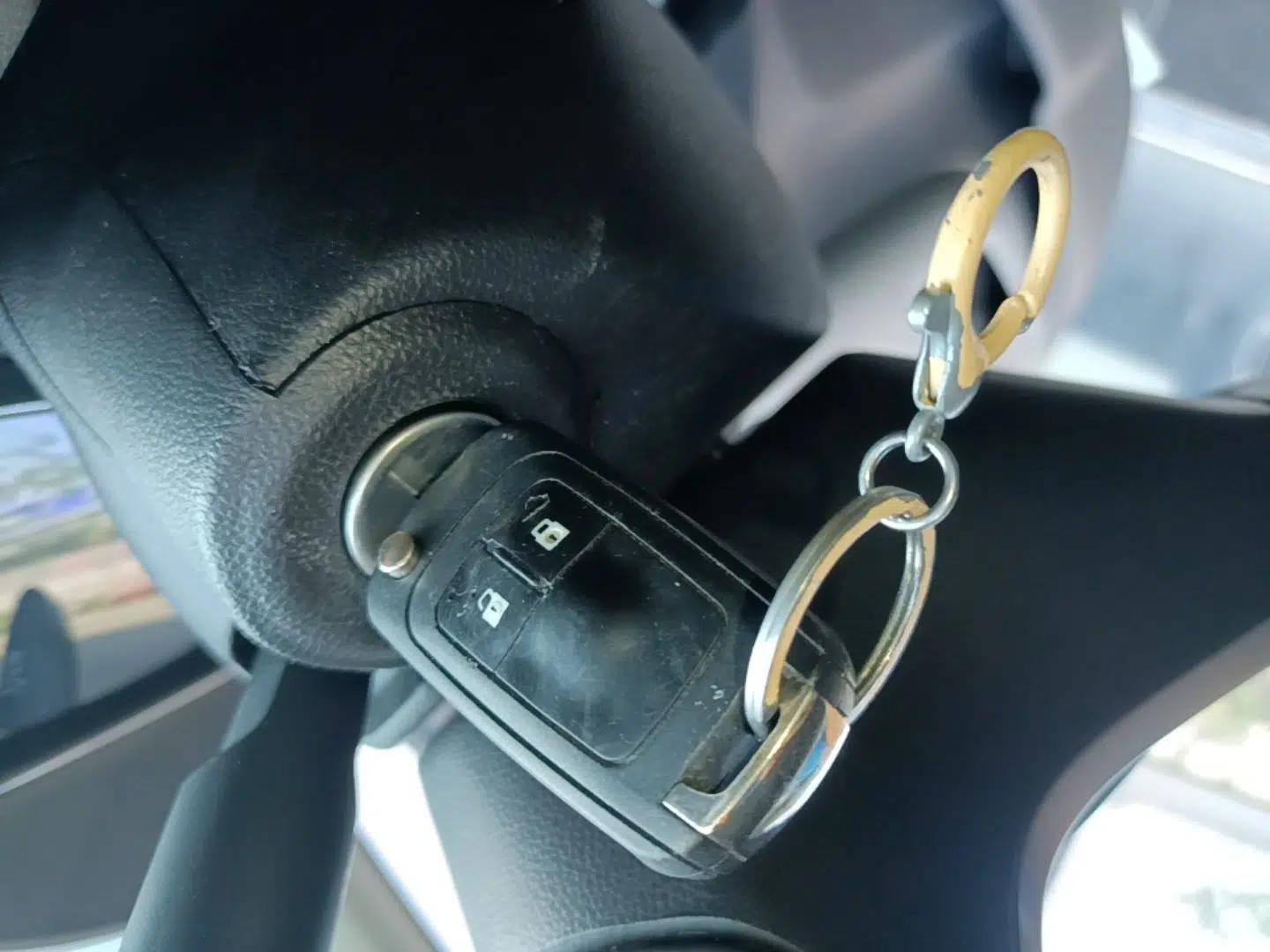 Chevrolet Trax 2014 1.4T Automatic Two-Wheel Drive Luxury Model — миниатюра 12