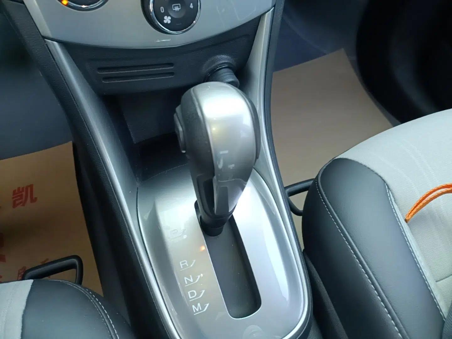 Chevrolet Trax 2014 1.4T Automatic Two-Wheel Drive Luxury Model — миниатюра 17