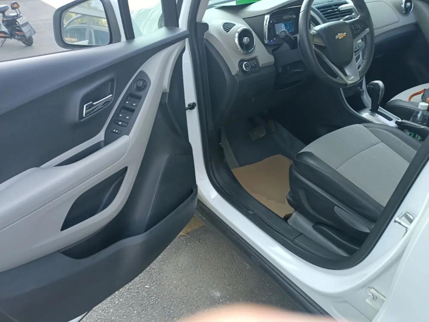 Chevrolet Trax 2014 1.4T Automatic Two-Wheel Drive Luxury Model — миниатюра 19