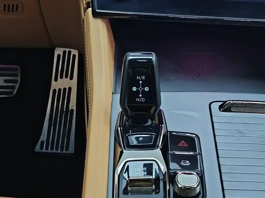 Lynk & Co 09 EM-P 2021 2.0T PHEV Halo 6-seater — миниатюра 13