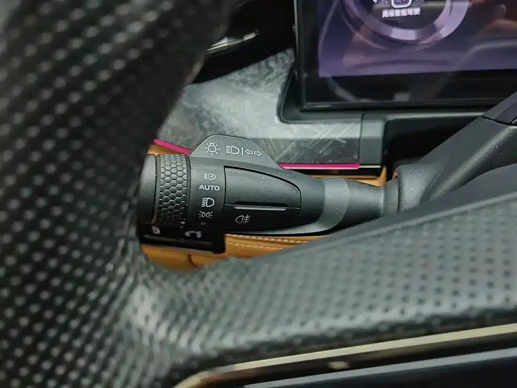 Lynk & Co 09 EM-P 2021 2.0T PHEV Halo 6-seater — миниатюра 21
