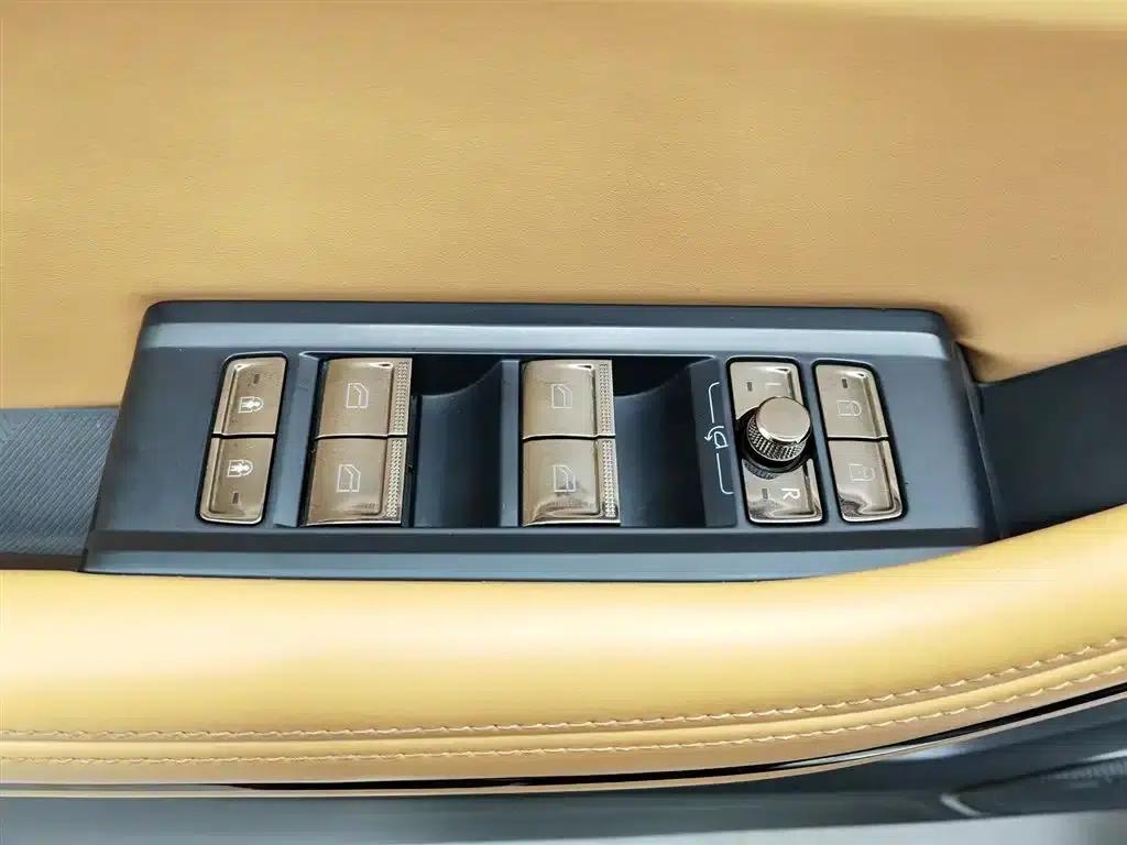 Lynk & Co 09 EM-P 2021 2.0T PHEV Halo 6-seater — миниатюра 9
