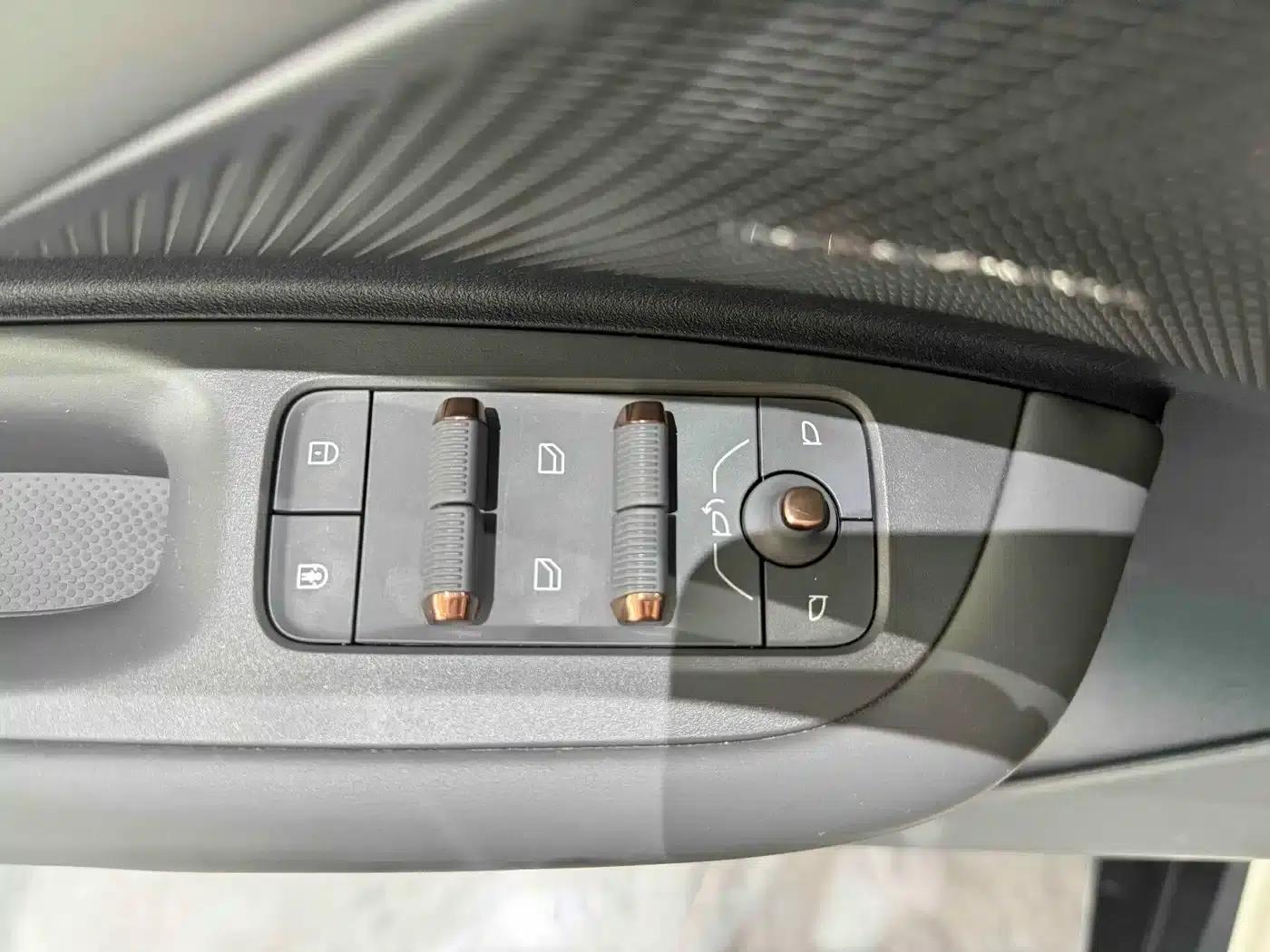 Lynk & Co Z20 2025 Model 530km RWD Pro — миниатюра 17