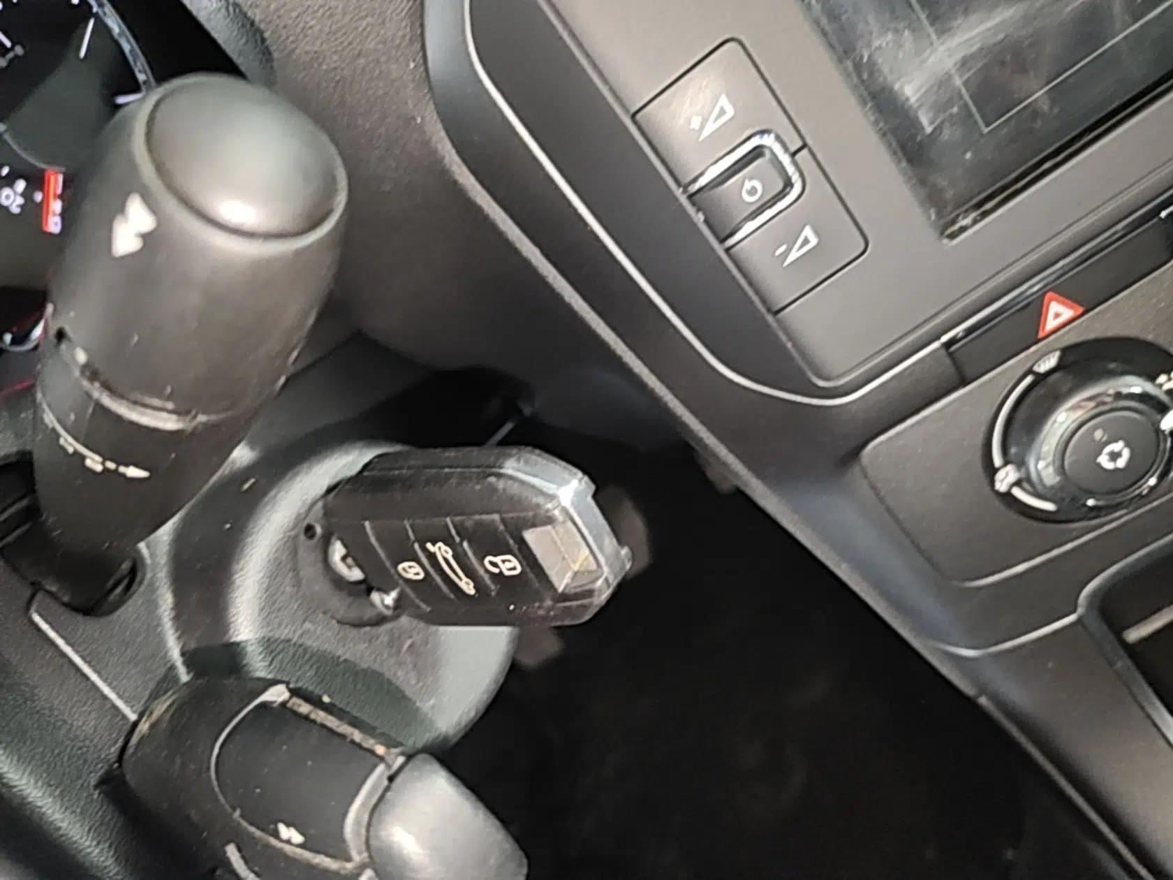 Citroen C4 Sega 2018 1.6L Manual Comfort Model — миниатюра 12