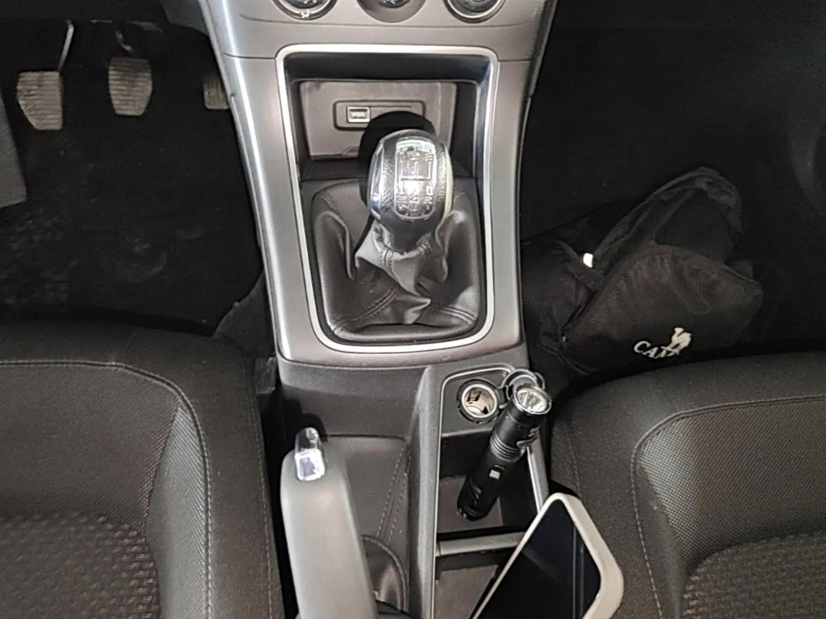 Citroen C4 Sega 2018 1.6L Manual Comfort Model — миниатюра 17