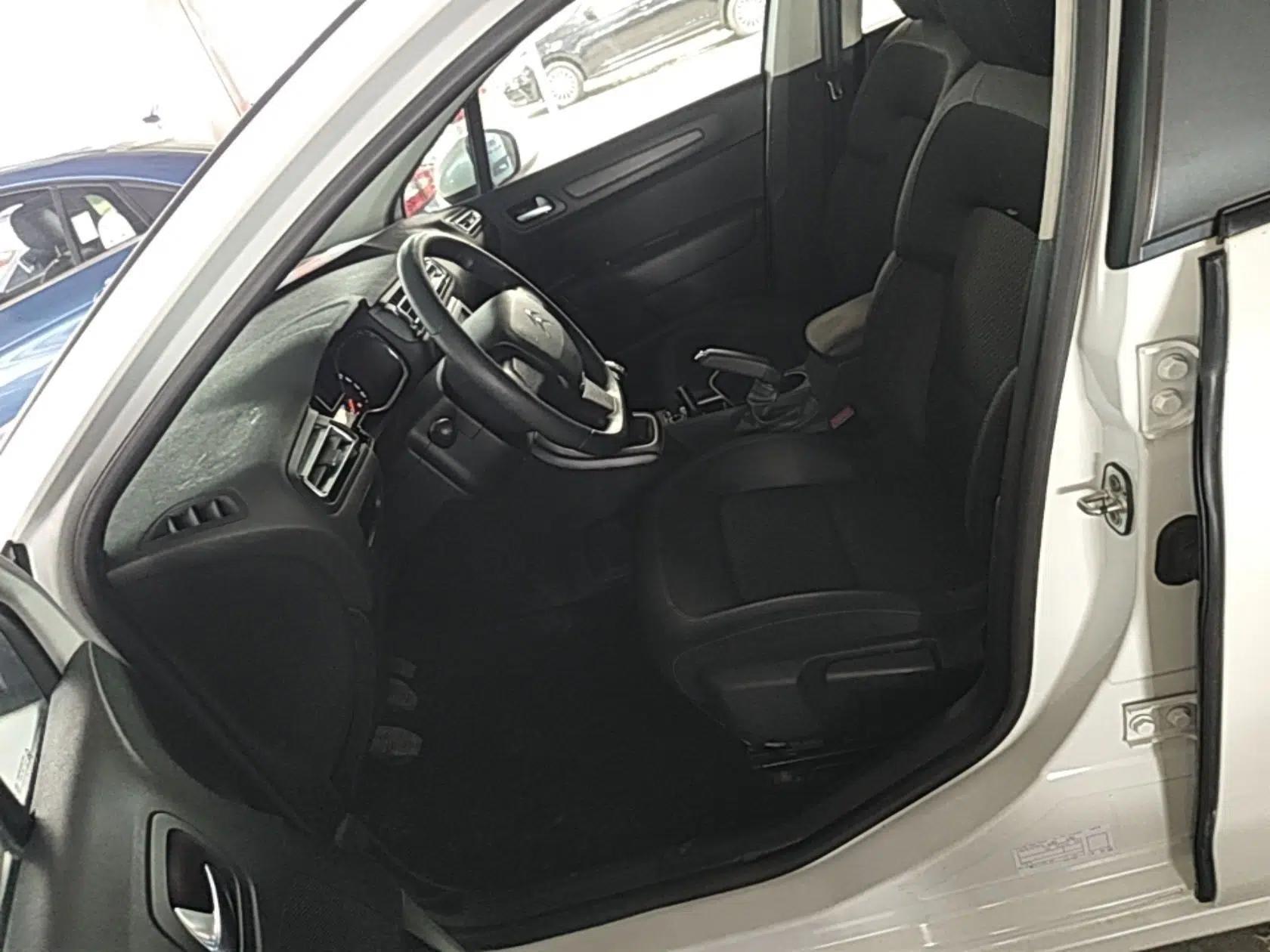 Citroen C4 Sega 2018 1.6L Manual Comfort Model — миниатюра 18